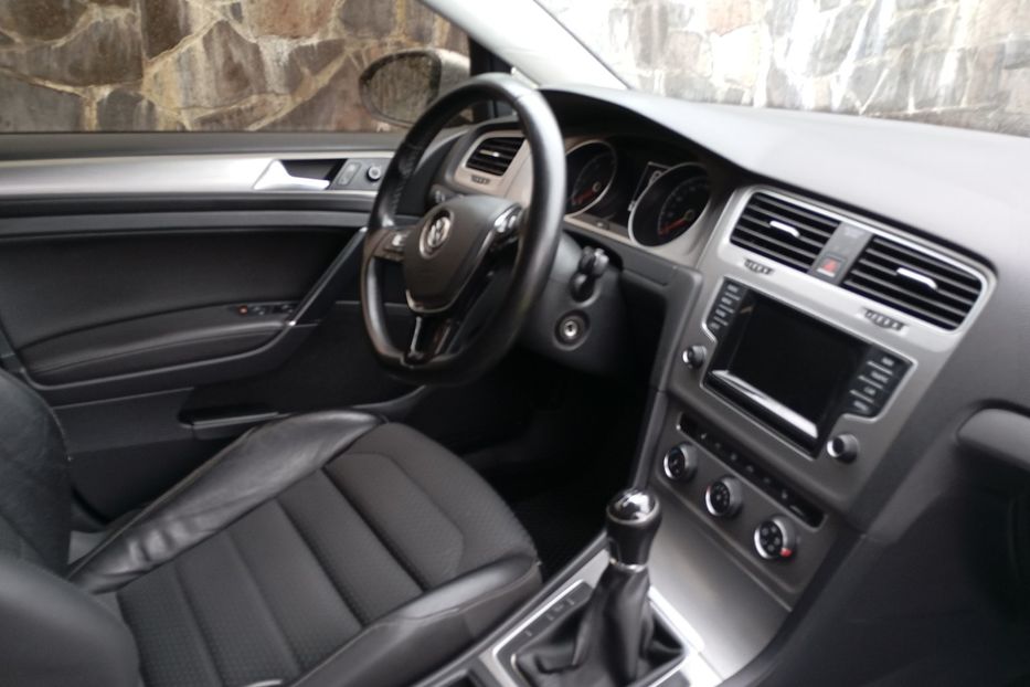 Продам Volkswagen Golf VII 2015 года в Львове