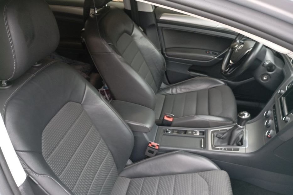 Продам Volkswagen Golf VII 2015 года в Львове