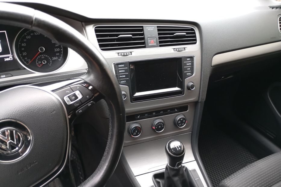 Продам Volkswagen Golf VII 2015 года в Львове