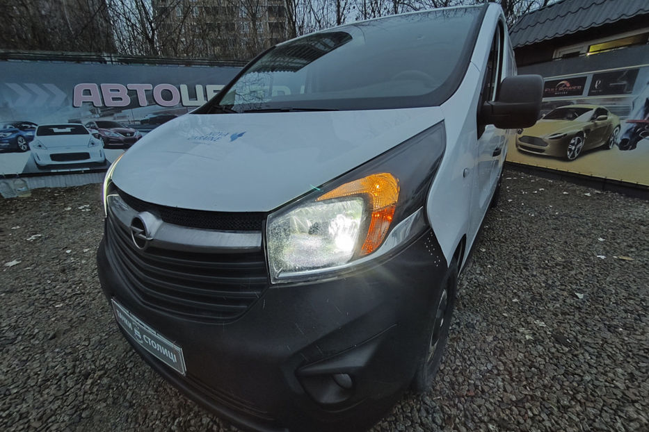 Продам Opel Vivaro груз. 1.6 MT (145 к.с.) 2017 года в Киеве