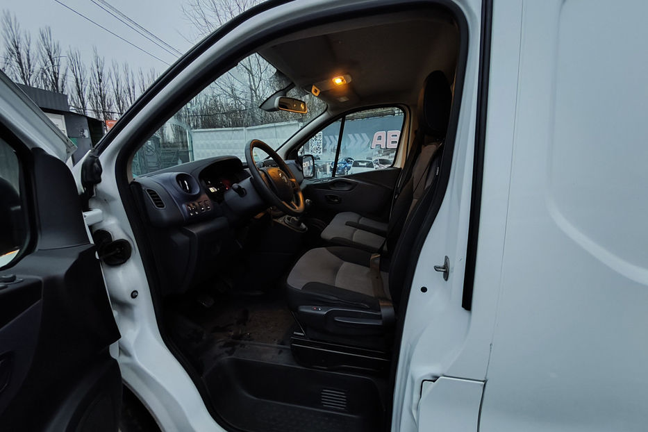 Продам Opel Vivaro груз. 1.6 MT (145 к.с.) 2017 года в Киеве