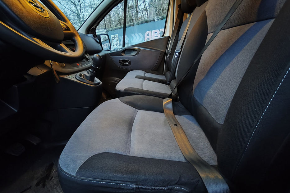 Продам Opel Vivaro груз. 1.6 MT (145 к.с.) 2017 года в Киеве