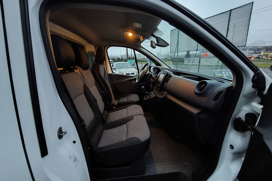 Продам Opel Vivaro груз. 1.6 MT (145 к.с.) 2017 года в Киеве