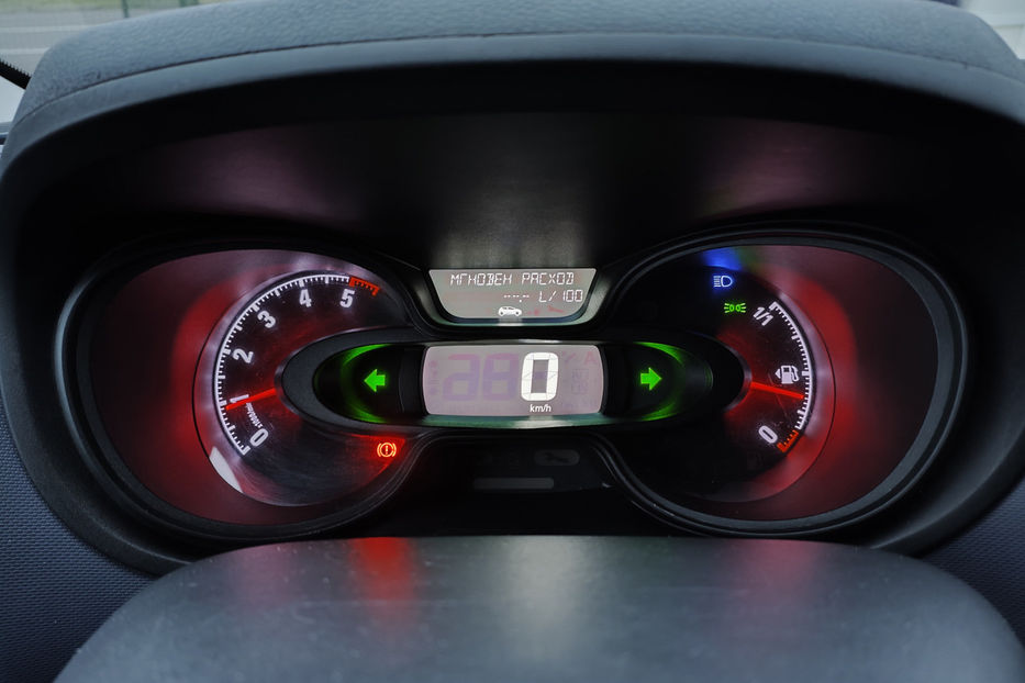 Продам Opel Vivaro груз. 1.6 MT (145 к.с.) 2017 года в Киеве