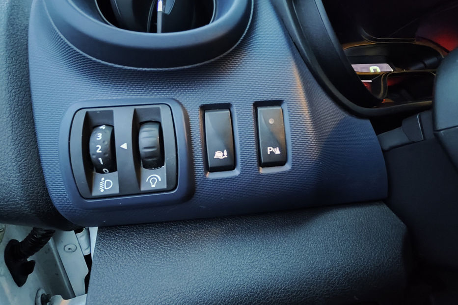 Продам Opel Vivaro груз. 1.6 MT (145 к.с.) 2017 года в Киеве