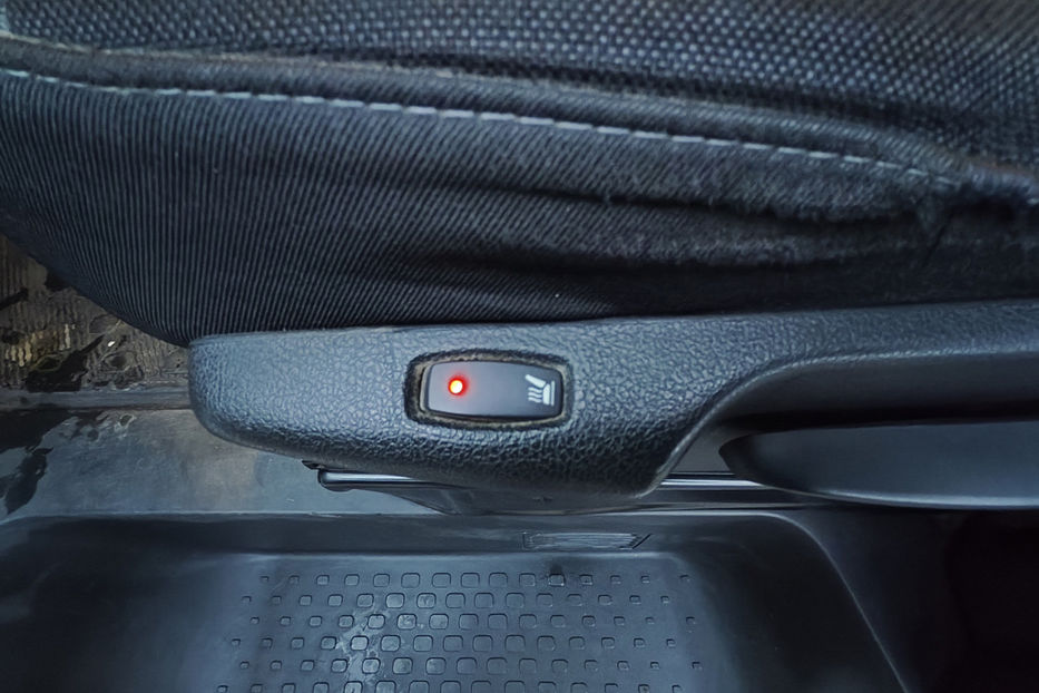 Продам Opel Vivaro груз. 1.6 MT (145 к.с.) 2017 года в Киеве