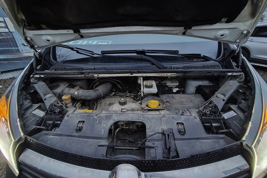 Продам Opel Vivaro груз. 1.6 MT (145 к.с.) 2017 года в Киеве