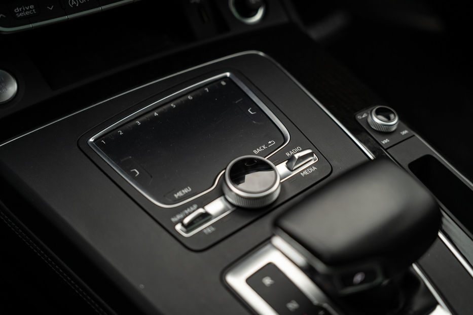 Продам Audi Q5 Prestige 2018 года в Черновцах