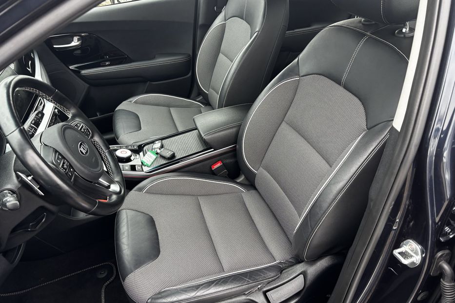 Продам Kia Niro 64квт 2020 года в Львове