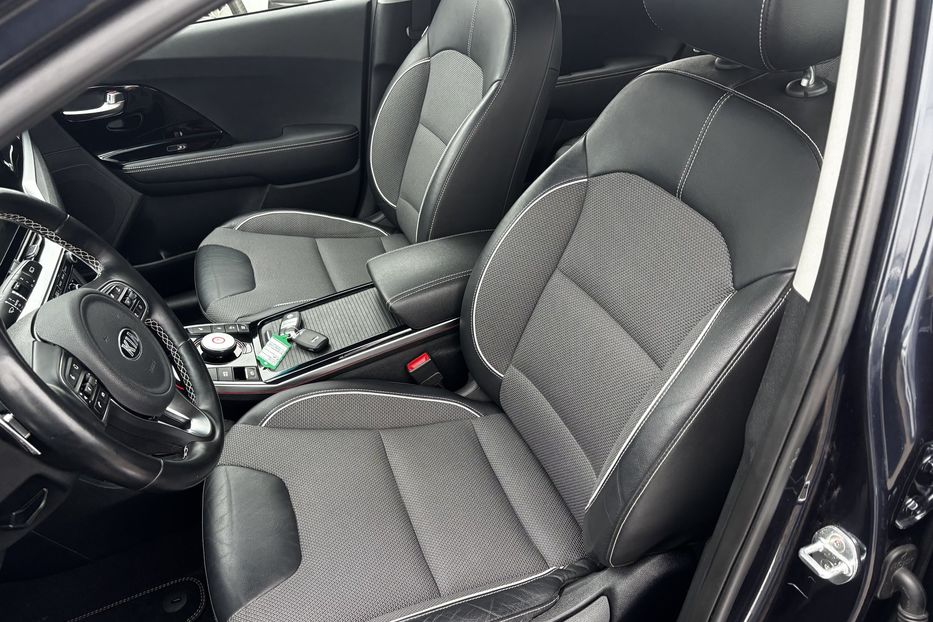 Продам Kia Niro 64квт 2020 года в Львове