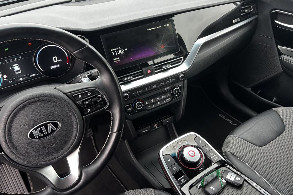 Продам Kia Niro 64квт 2020 года в Львове