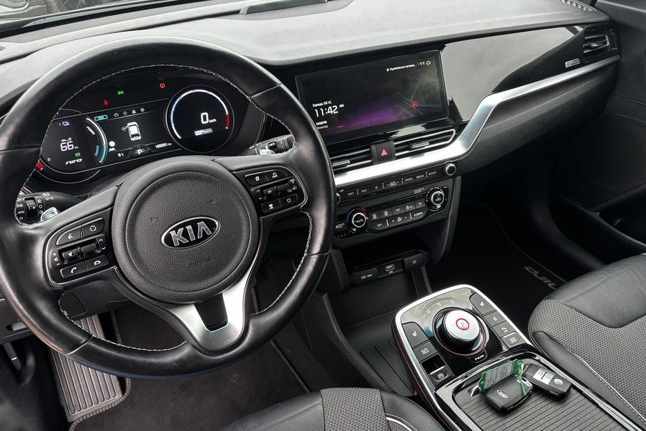 Продам Kia Niro 64квт 2020 года в Львове