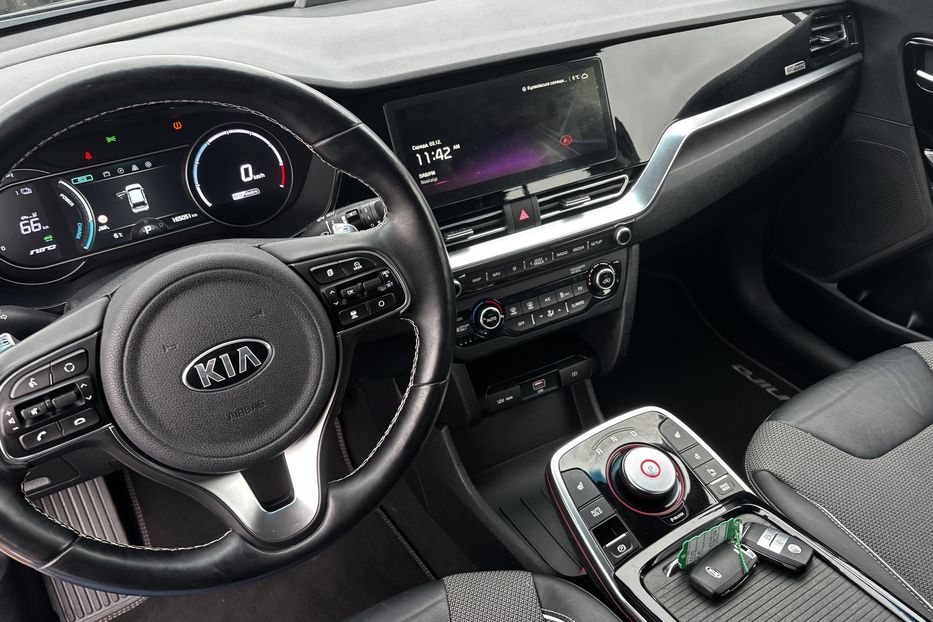 Продам Kia Niro 64квт 2020 года в Львове