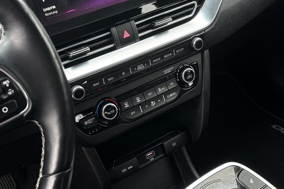 Продам Kia Niro 64квт 2020 года в Львове