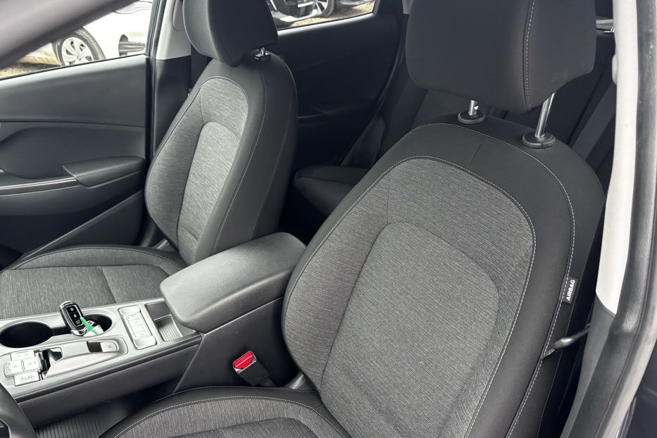 Продам Hyundai Kona 64квт авто у Львові  2020 года в Львове