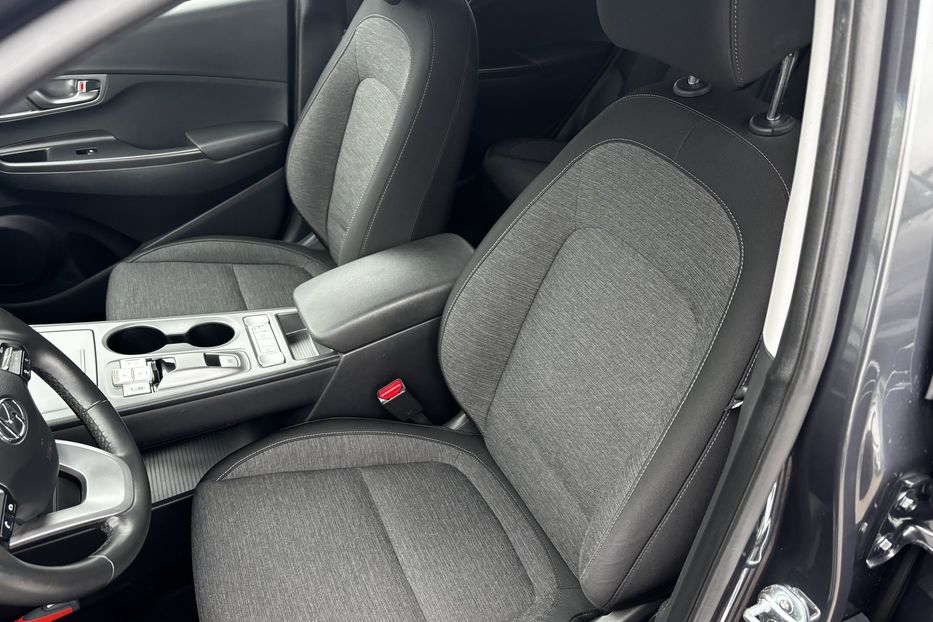 Продам Hyundai Kona 64квт авто у Львові  2020 года в Львове