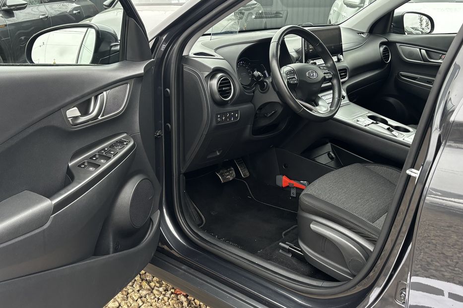 Продам Hyundai Kona 64квт авто у Львові  2020 года в Львове