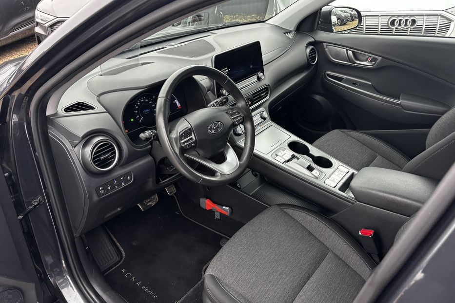 Продам Hyundai Kona 64квт авто у Львові  2020 года в Львове