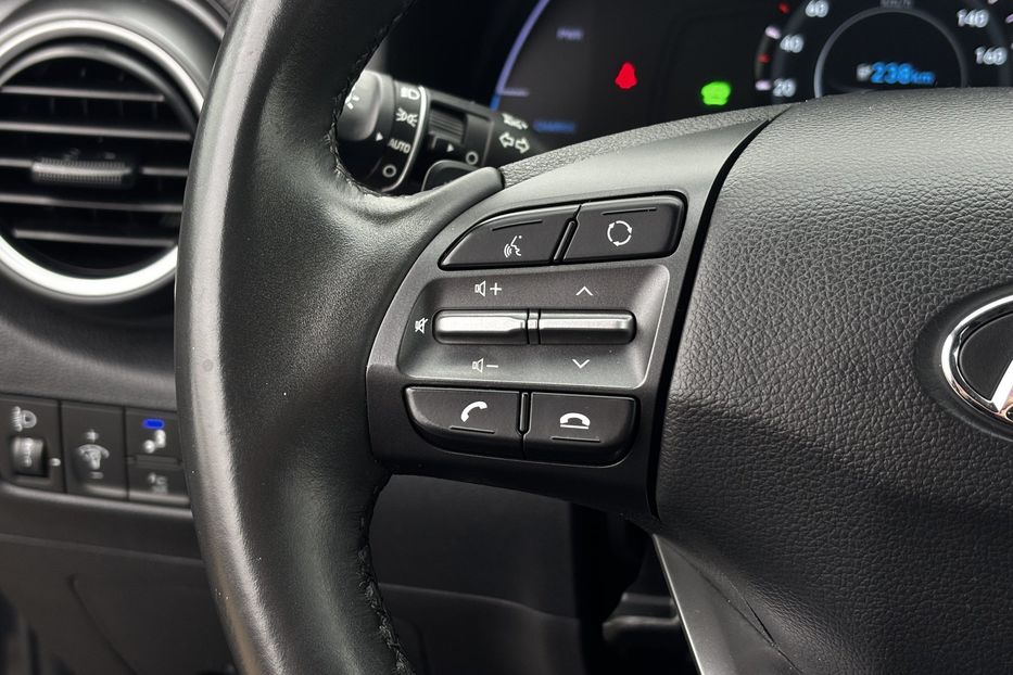 Продам Hyundai Kona 64квт авто у Львові  2020 года в Львове