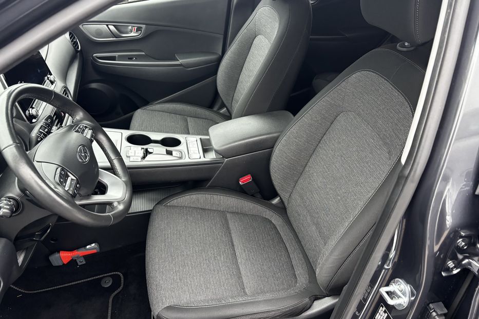 Продам Hyundai Kona 64квт авто у Львові  2020 года в Львове