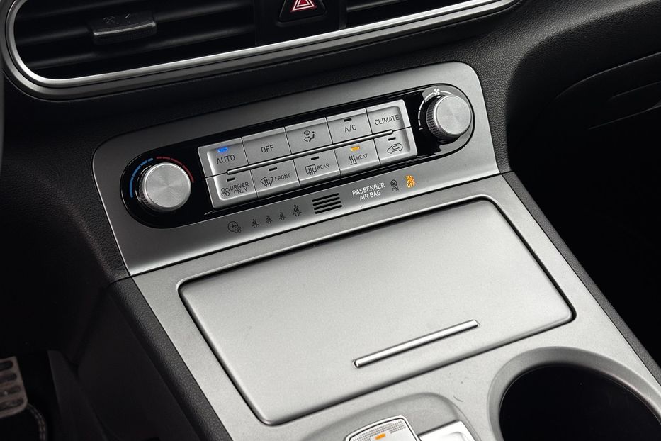 Продам Hyundai Kona 64квт авто у Львові  2020 года в Львове