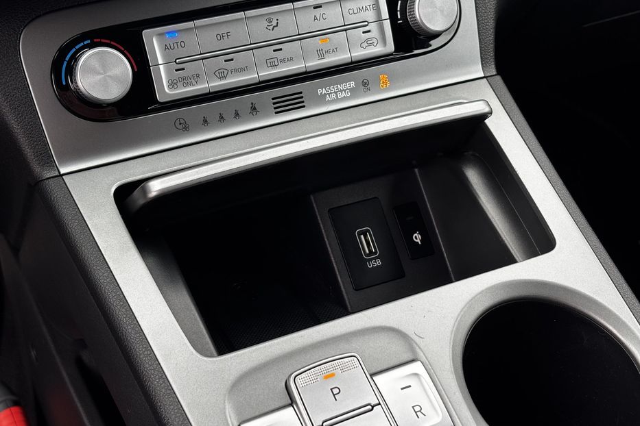 Продам Hyundai Kona 64квт авто у Львові  2020 года в Львове