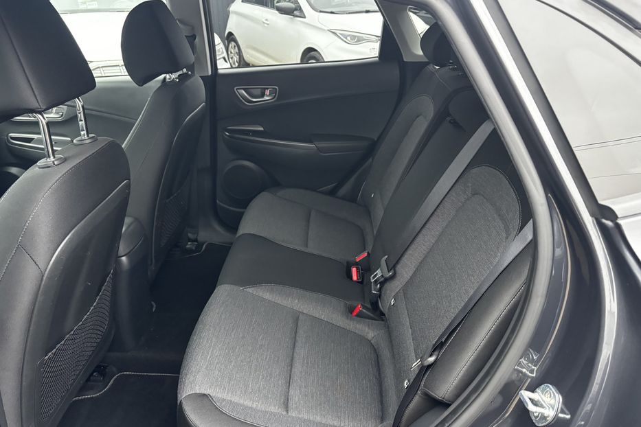 Продам Hyundai Kona 64квт авто у Львові  2020 года в Львове