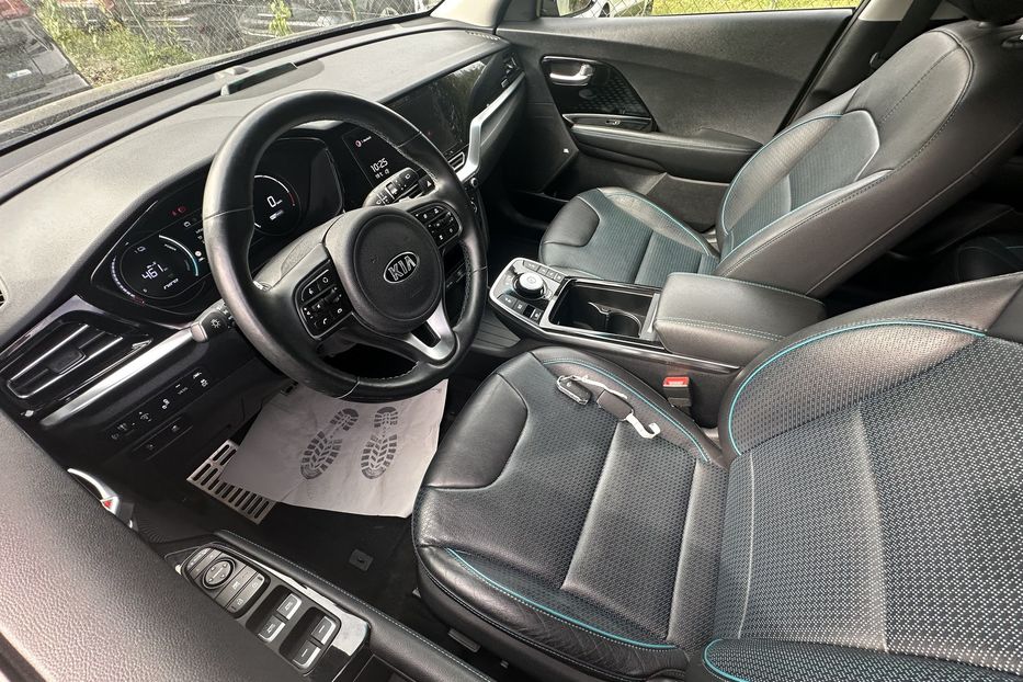 Продам Kia Niro 64квт  2021 года в Львове