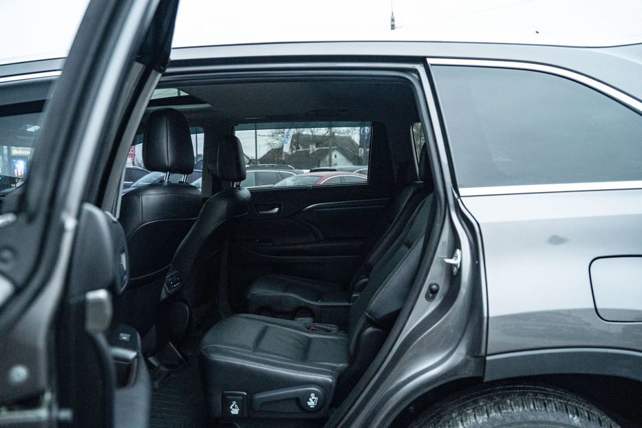 Продам Toyota Highlander Limited 2019 года в Черновцах