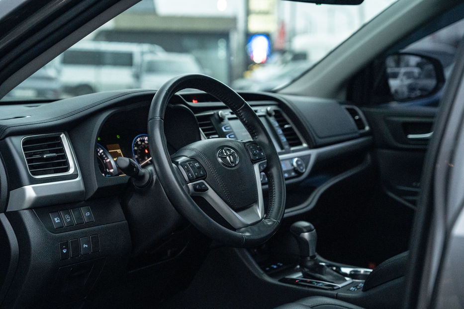 Продам Toyota Highlander Limited 2019 года в Черновцах