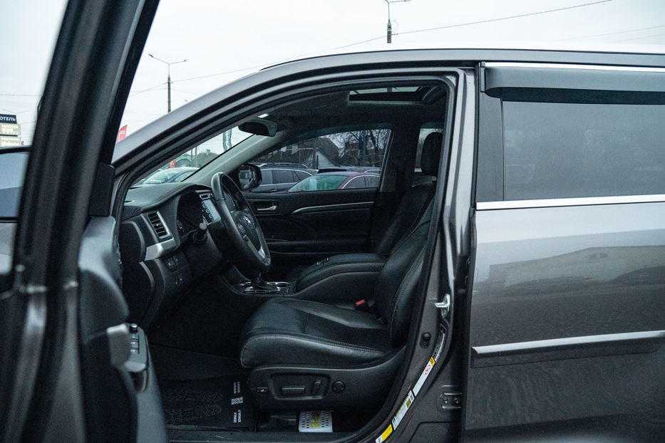 Продам Toyota Highlander Limited 2019 года в Черновцах