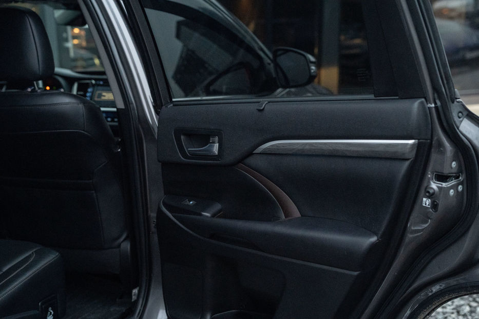 Продам Toyota Highlander Limited 2019 года в Черновцах