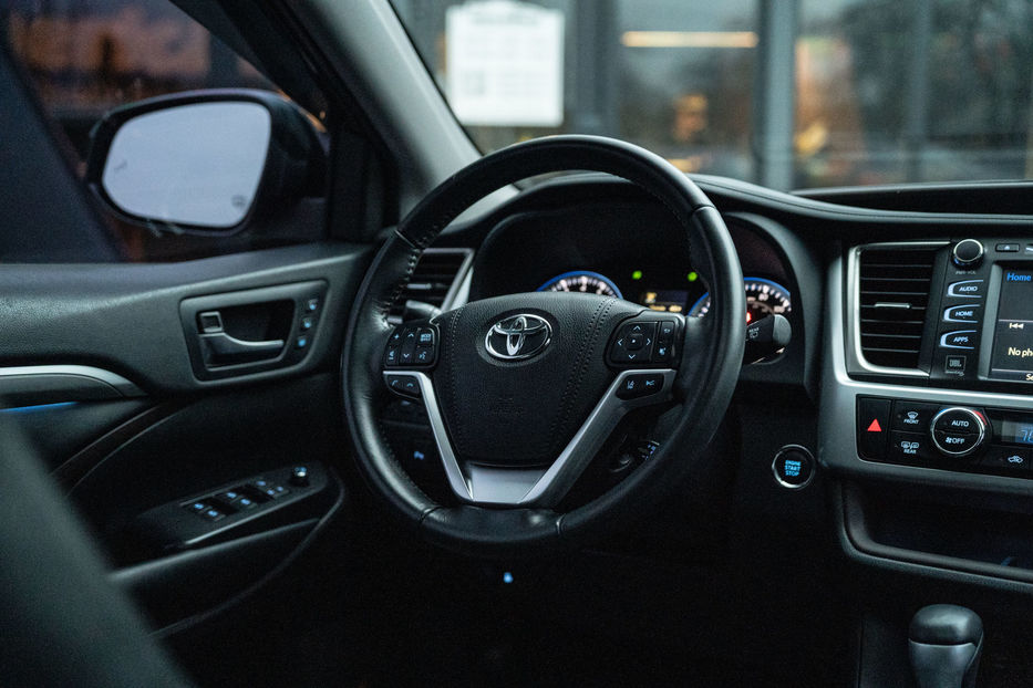 Продам Toyota Highlander Limited 2019 года в Черновцах