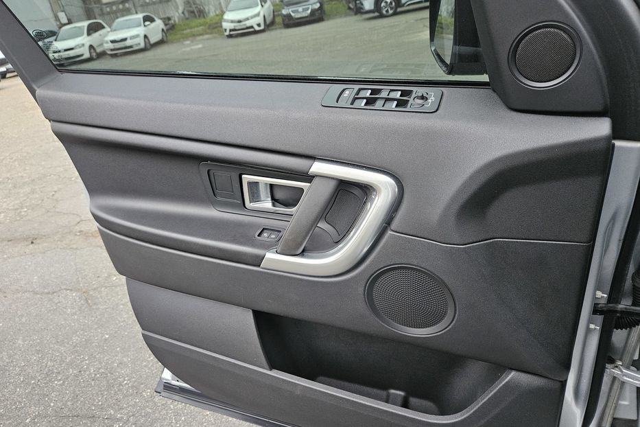 Продам Land Rover Discovery Sport 2016 года в Киеве