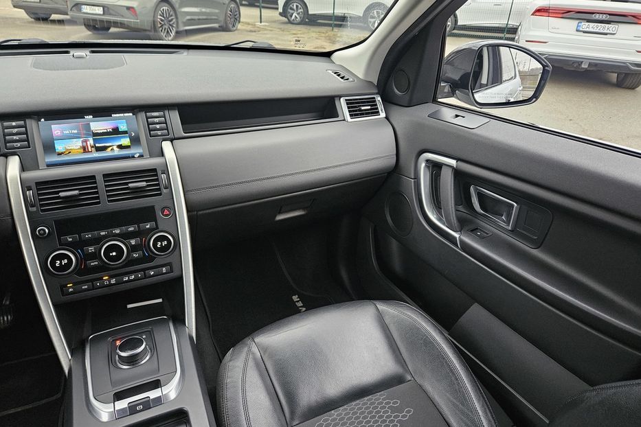 Продам Land Rover Discovery Sport 2016 года в Киеве