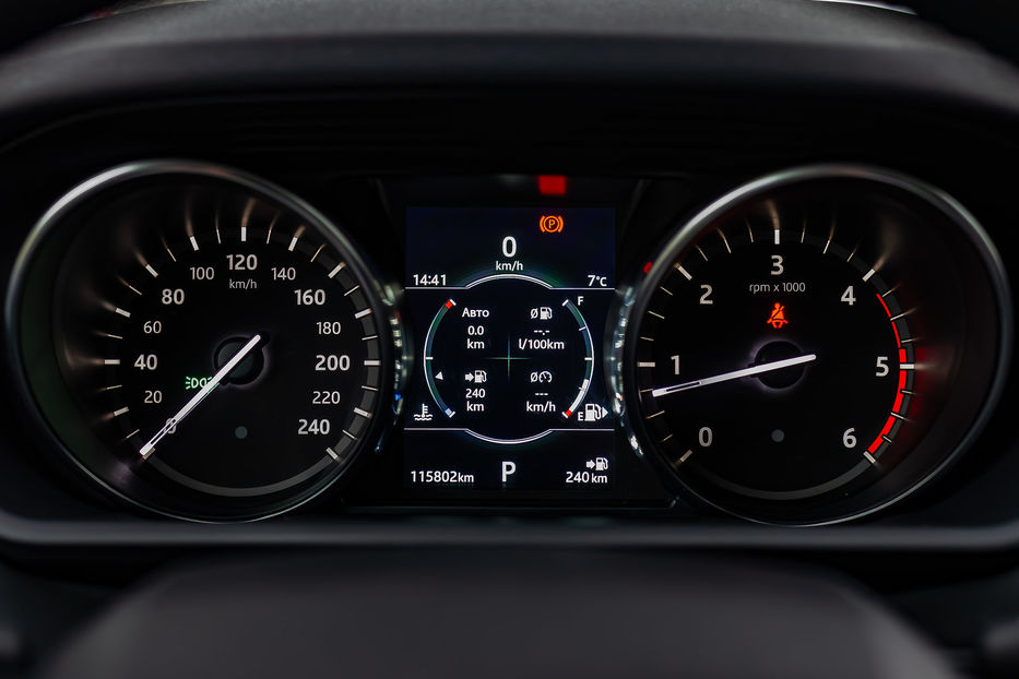 Продам Land Rover Discovery 2.0TDI SE 2018 года в Киеве