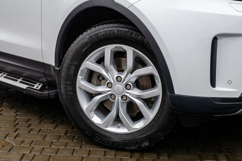 Продам Land Rover Discovery 2.0TDI SE 2018 года в Киеве