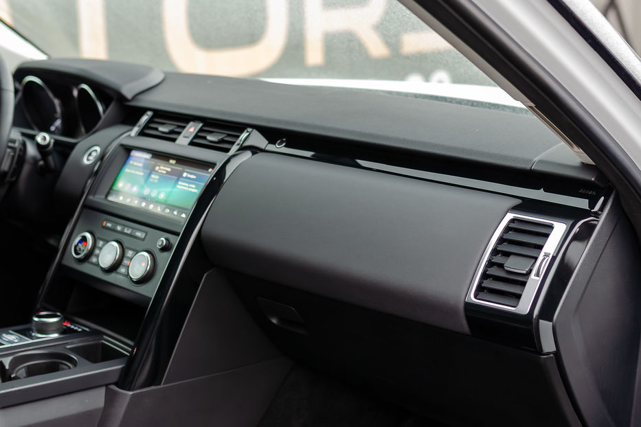 Продам Land Rover Discovery 2.0TDI SE 2018 года в Киеве