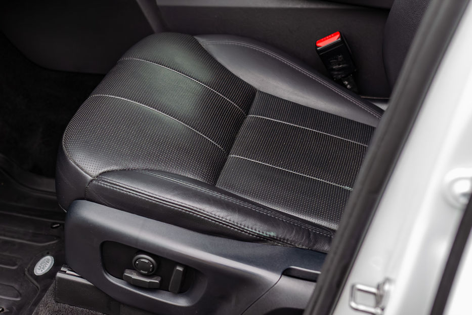 Продам Land Rover Discovery 2.0TDI SE 2018 года в Киеве