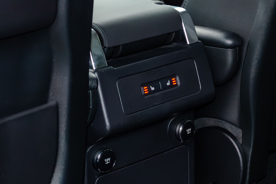 Продам Land Rover Discovery 2.0TDI SE 2018 года в Киеве