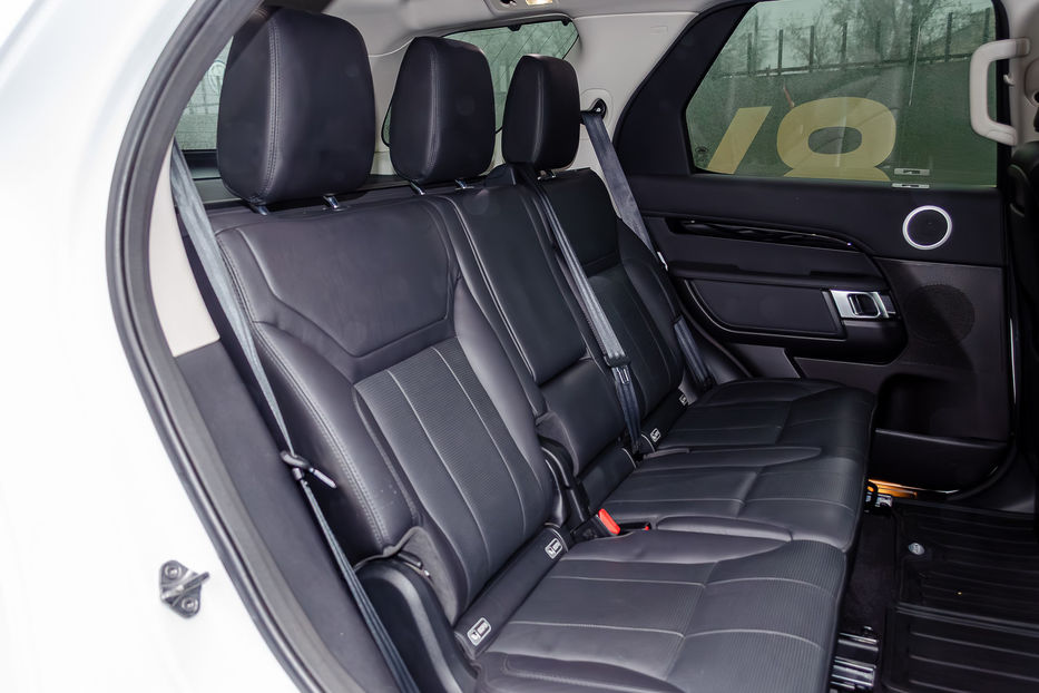 Продам Land Rover Discovery 2.0TDI SE 2018 года в Киеве