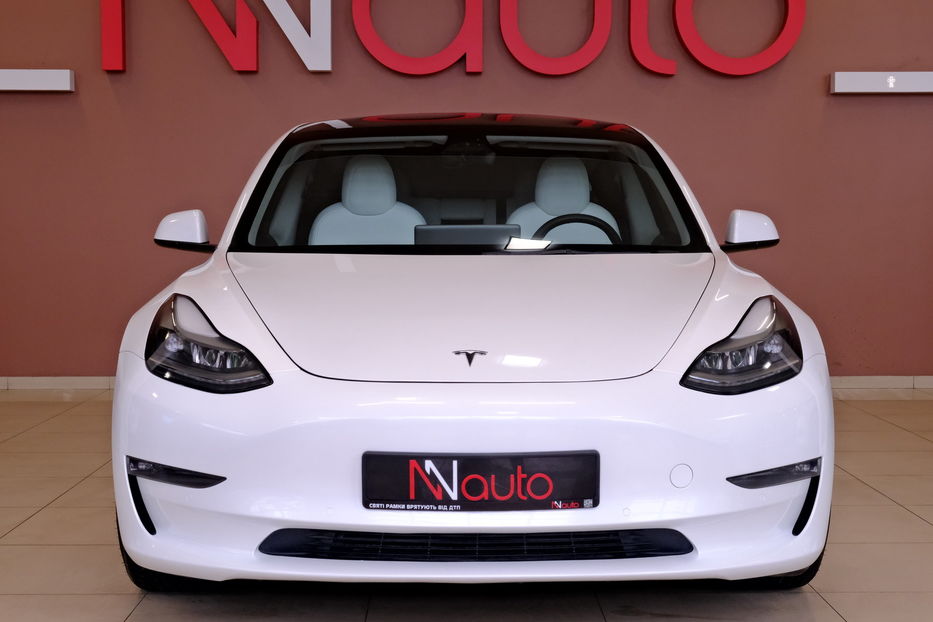 Продам Tesla Model 3 Dual Motor 2022 года в Одессе