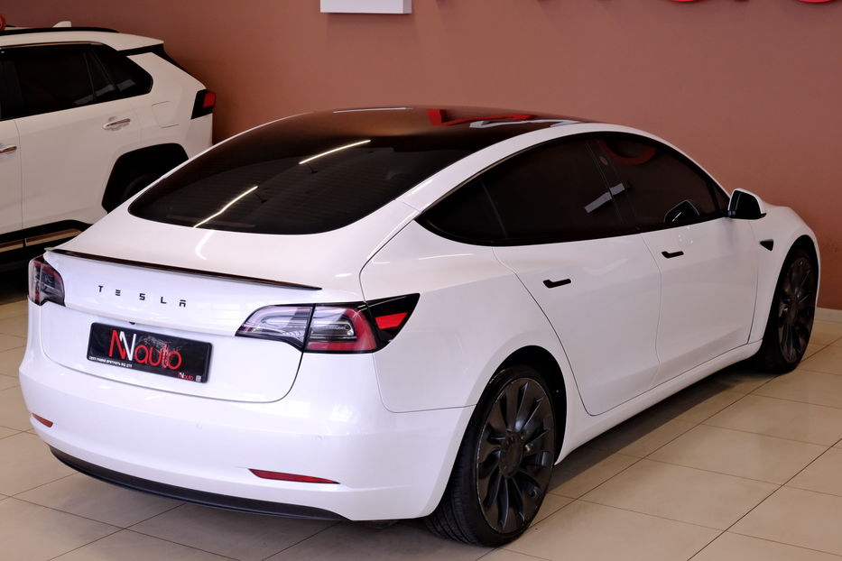 Продам Tesla Model 3 Dual Motor 2022 года в Одессе