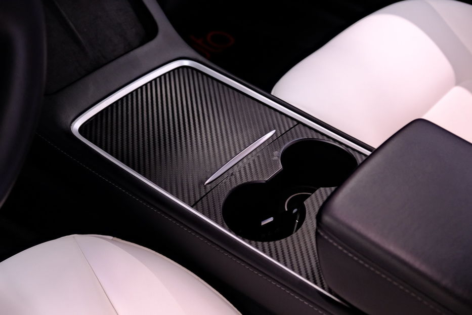 Продам Tesla Model 3 Dual Motor 2022 года в Одессе