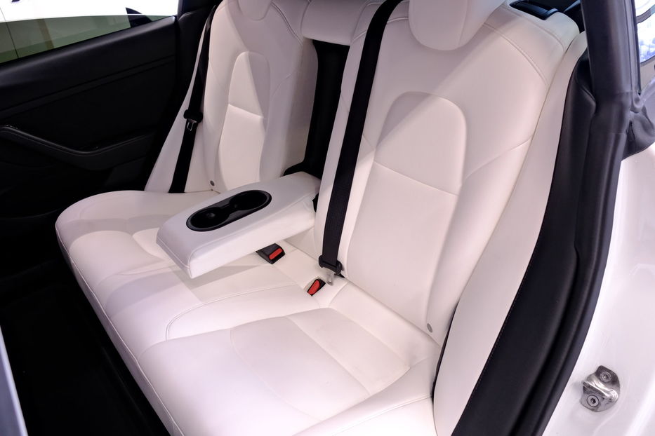 Продам Tesla Model 3 Dual Motor 2022 года в Одессе