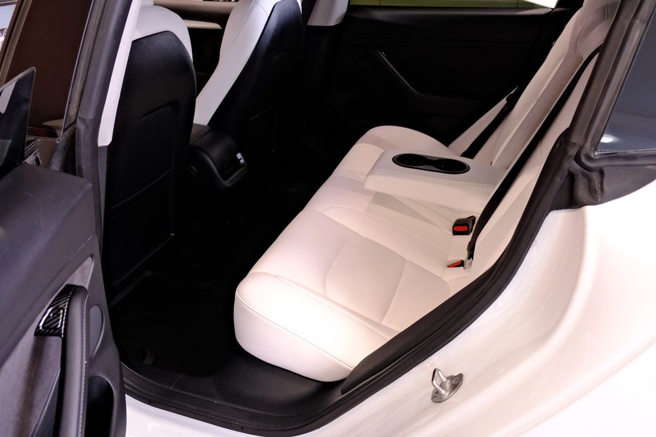 Продам Tesla Model 3 Dual Motor 2022 года в Одессе