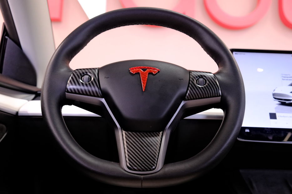 Продам Tesla Model 3 Dual Motor 2022 года в Одессе