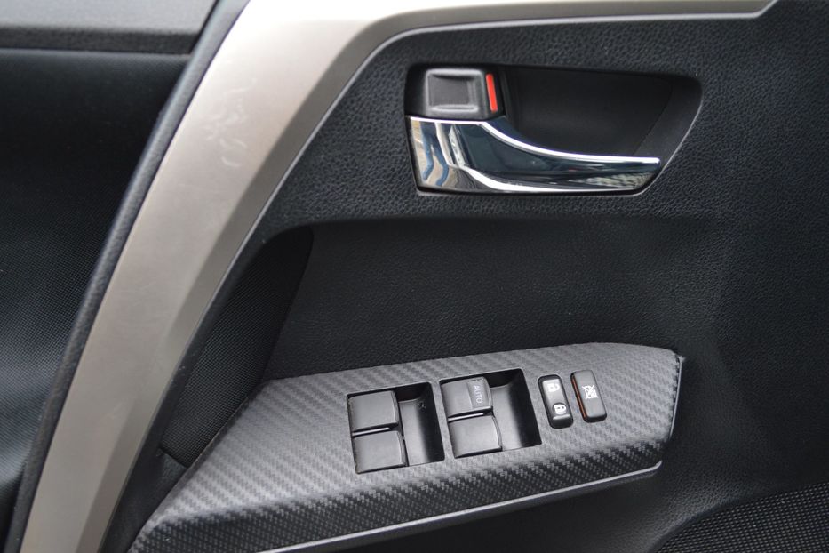 Продам Toyota Rav 4 XLE 2015 года в Одессе