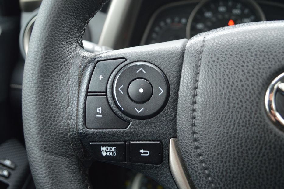 Продам Toyota Rav 4 XLE 2015 года в Одессе