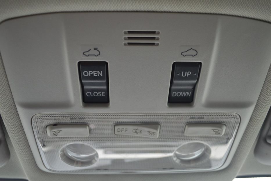 Продам Toyota Rav 4 XLE 2015 года в Одессе